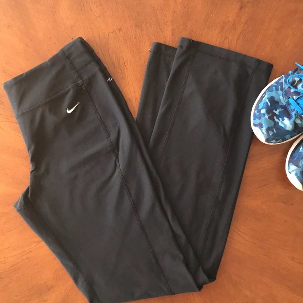 Nike straight leg yoga pants size small